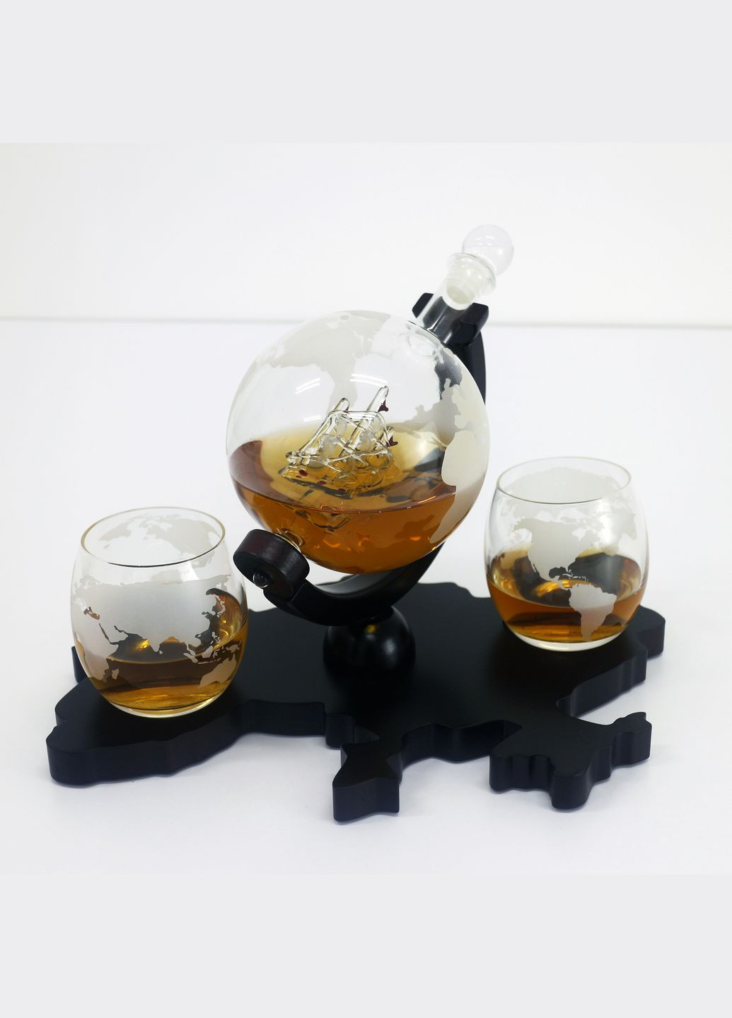 Набір "Україна" для віскі скляний глобус та 2 склянки на дерев'яній підставці - Подарунок для чоловіка (GP240028) Гранд Презент (302254511)
