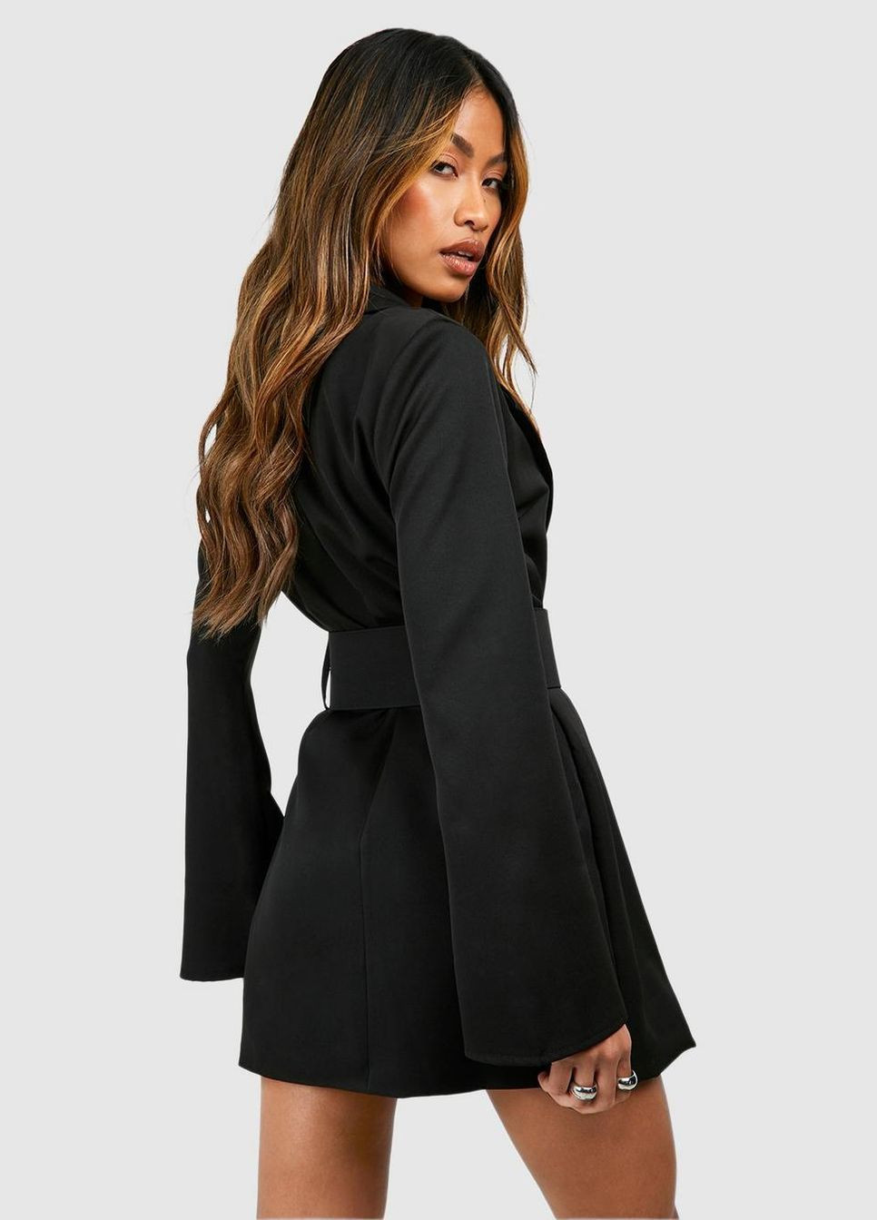 Чорна коктейльна сукня Boohoo однотонна