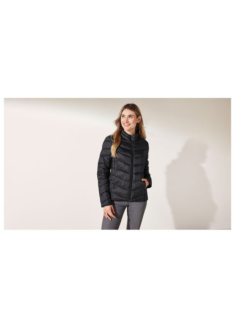 Черная демисезонная куртка демисезонная водоотталкивающая и ветрозащитная для женщины bionic-finish® eco 455804 Esmara