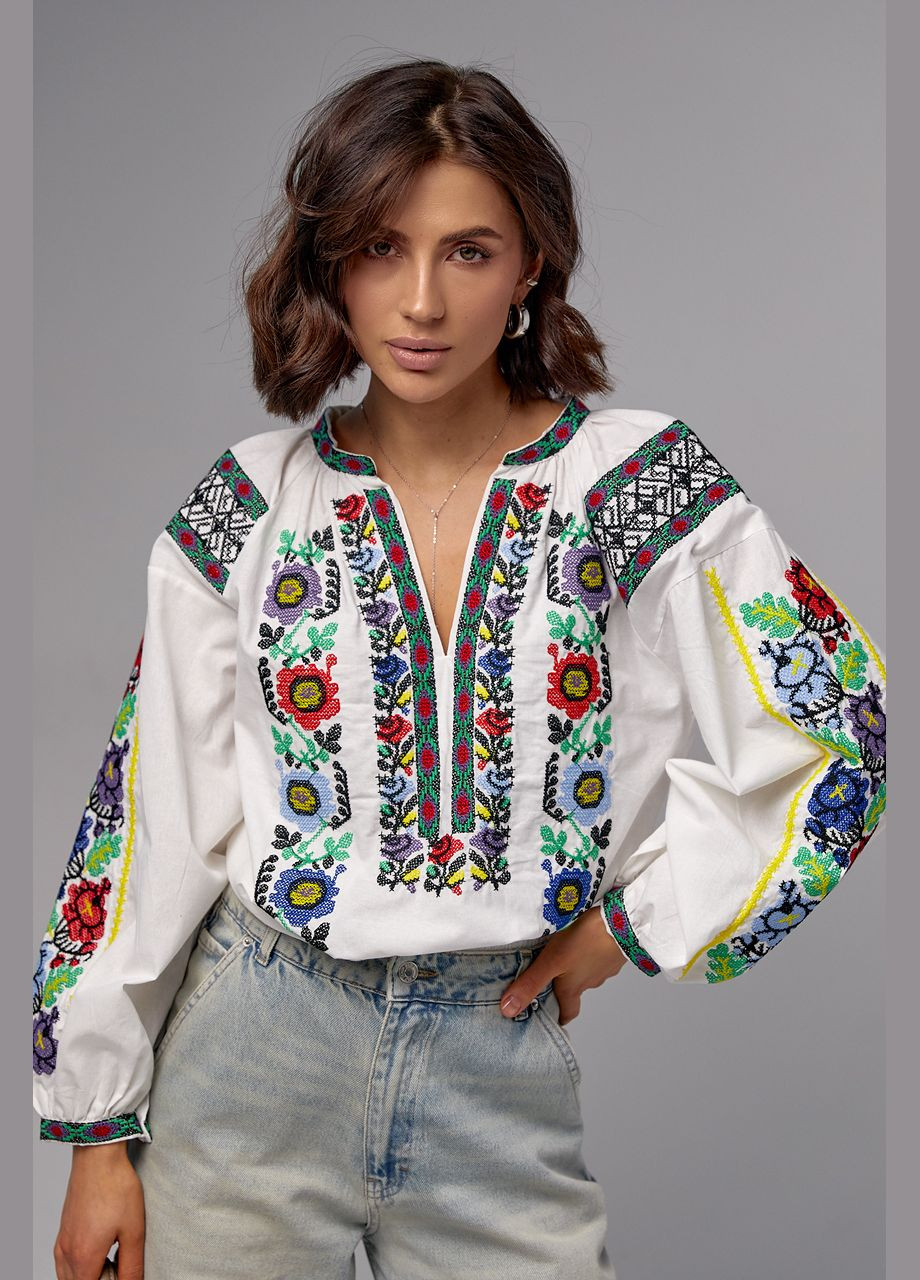 Женская вышиванка с цветами крестиком - молочный Lurex (282957753)