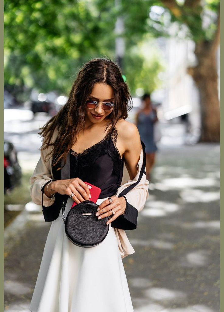 Кругла жіноча шкіряна сумочка Tablet чорна (A-026422) BlankNote (327874213)