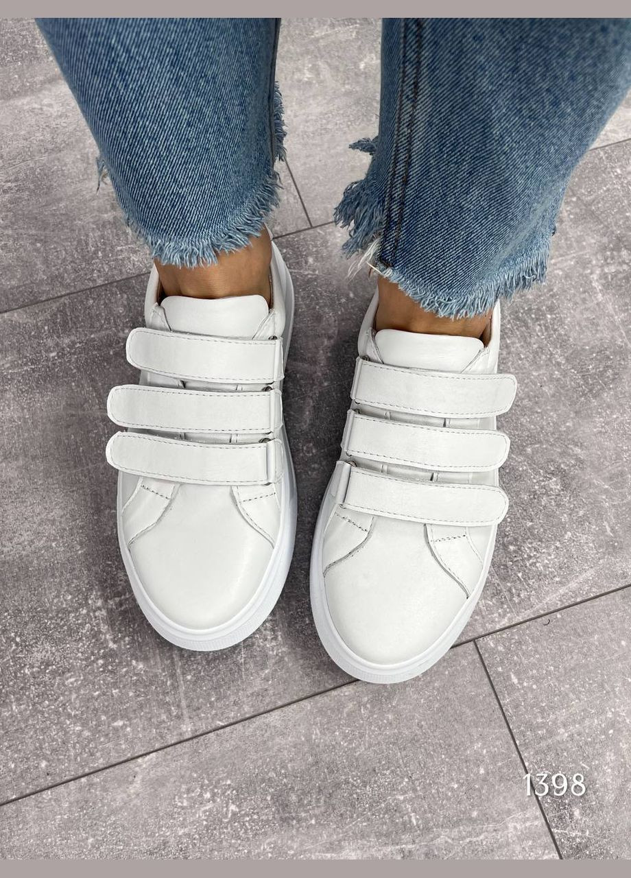 Білі осінні комфортні кросівки No Brand