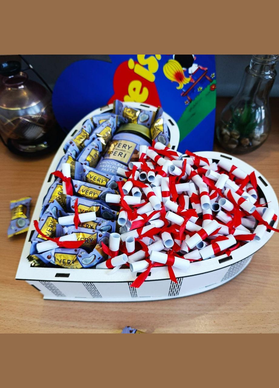 Бокс з цукерками та 101 причиною «Чому я тебе кохаю» для дівчини на день закоханих 8 березня день народження (ar243) No Brand (339624515)