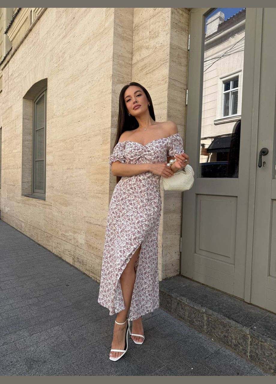 Розовое повседневный, кэжуал женское платье с открытыми плечами, с открытой спиной Style Point с цветочным принтом