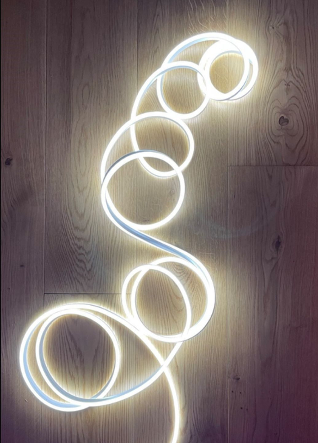 Світлодіодна неонова стрічка LED NEON 5 метрів вологозахищена з блоком живлення 12V-220V біла VTech (316089948)