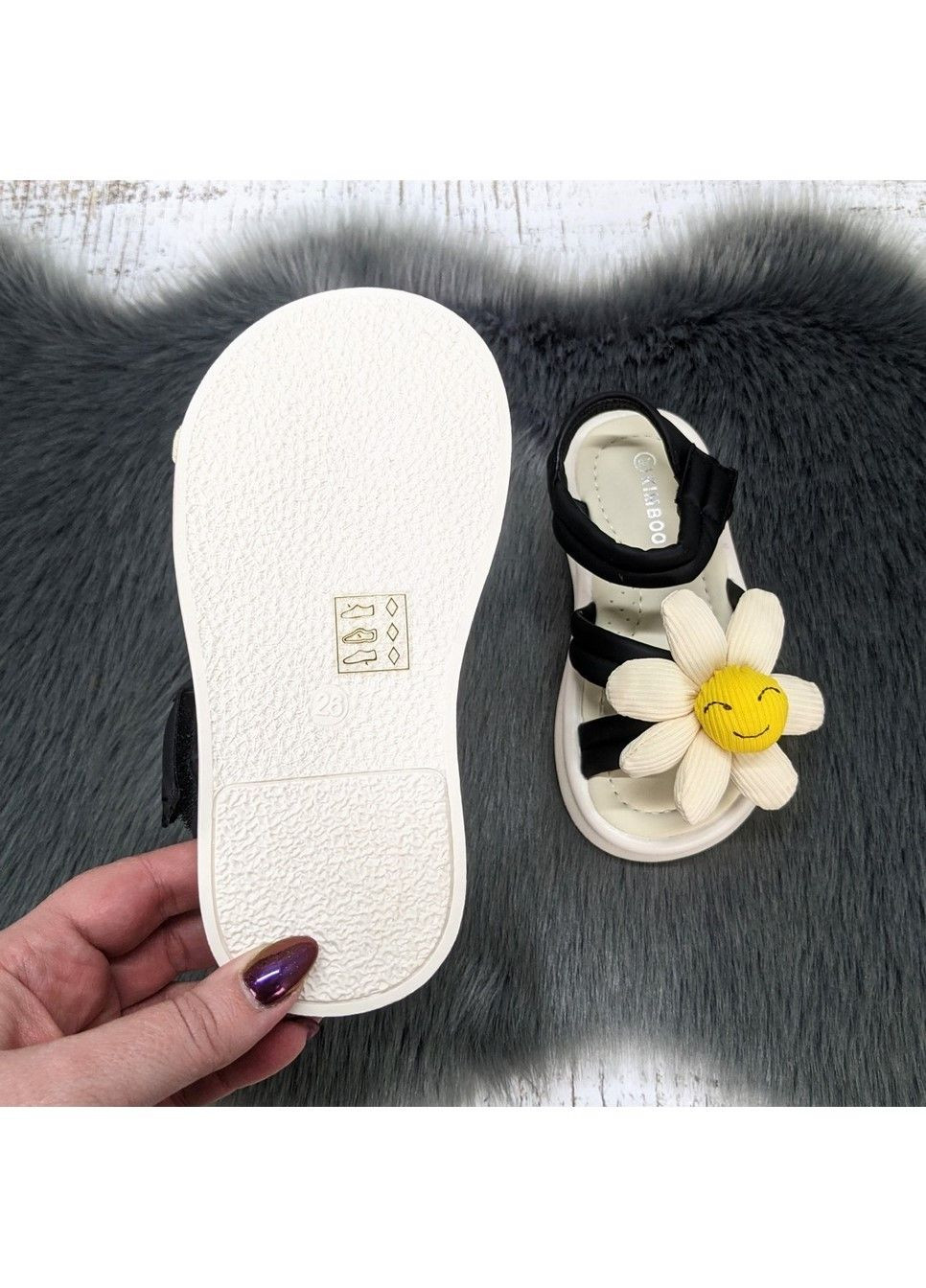 Босоніжки дитячі для дівчинки з об'ємною ромашкою Kimboo (335206332)