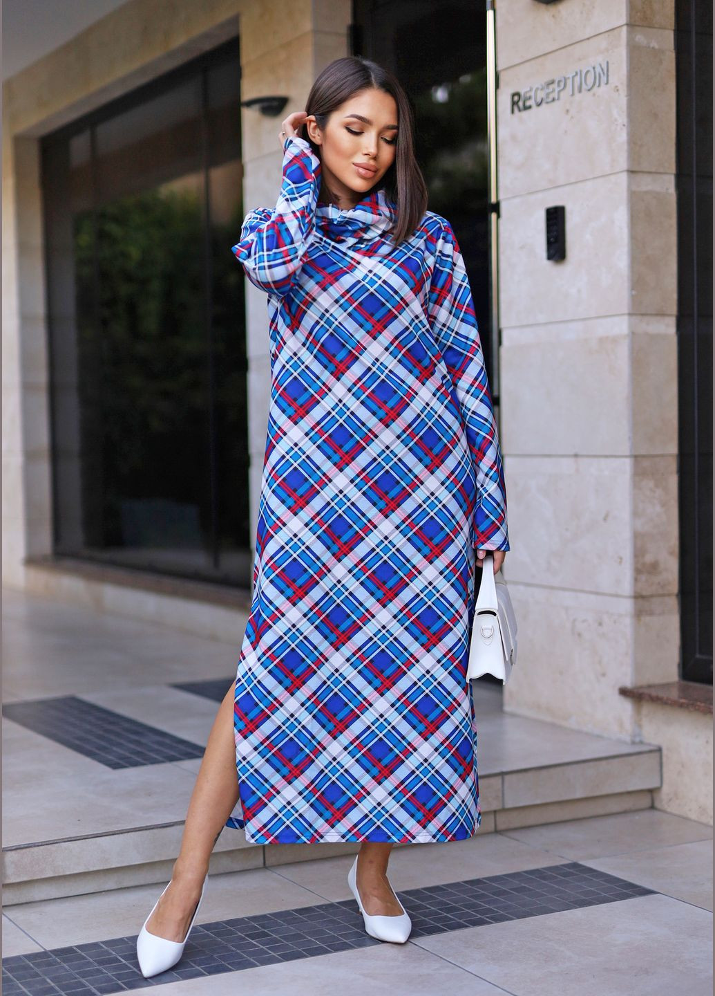 Темно-блакитна повсякденний, кежуал, джинсова довга практична жіноча трикотажна сукня-хомут у сучасний принт INNOE в клітинку