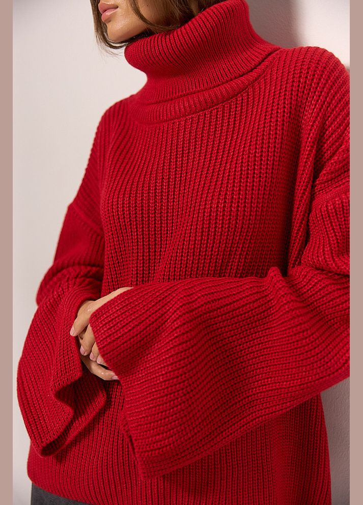 Красный зимний женский вязаный свитер oversize с разрезом сзади на воротнике Arjen