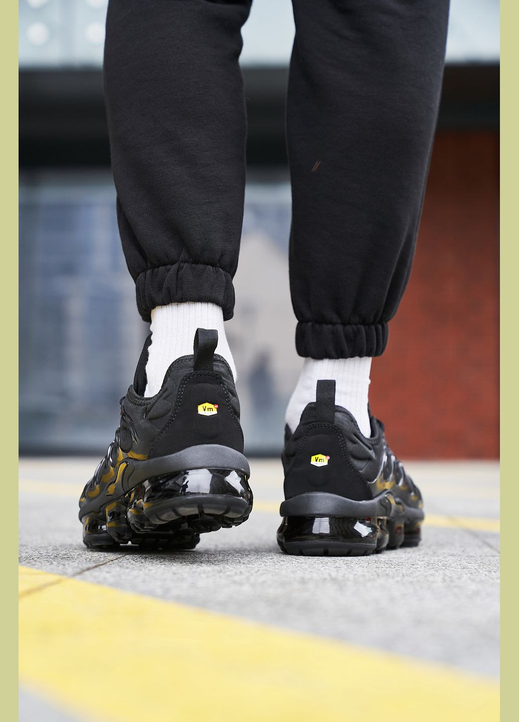 Чорні Осінні кросівки чоловічі plus 'triple black', вьетнам Nike Air VaporMax