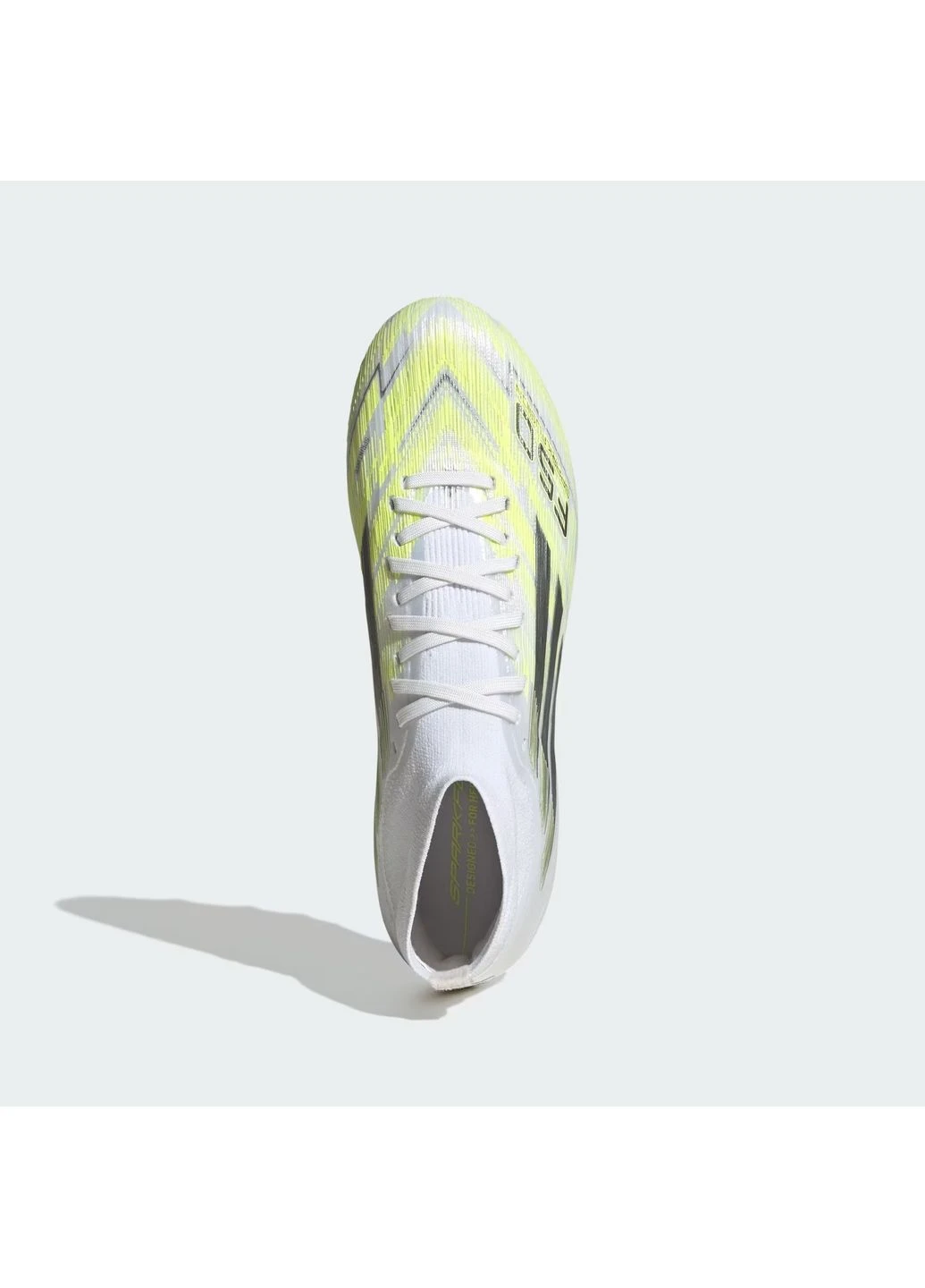 Цветные бутсы f50 sparkfusion pro mid cut fg/ag white/multi jr8954 adidas