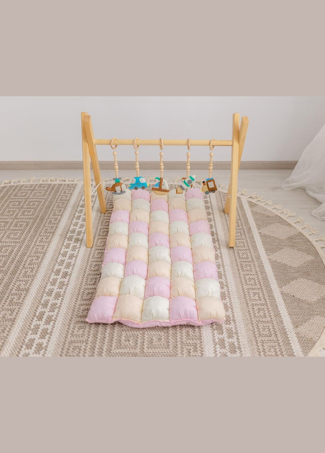 Мобиль детский напольный Веселые путешествия с матрасиком Алиса No Brand (316257262)