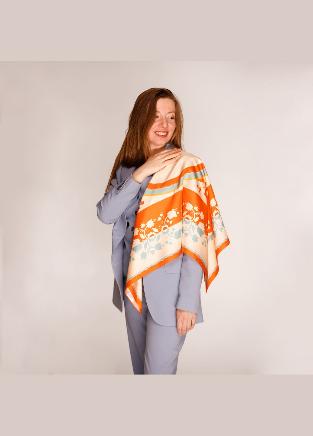 Шовкова хустина Квітуча Краса розміром 90x90 см червона Liane House (332795020)