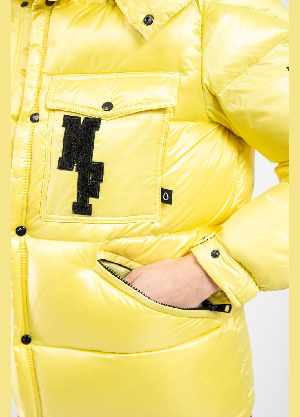 Желтая зимняя куртка пуховик Moncler