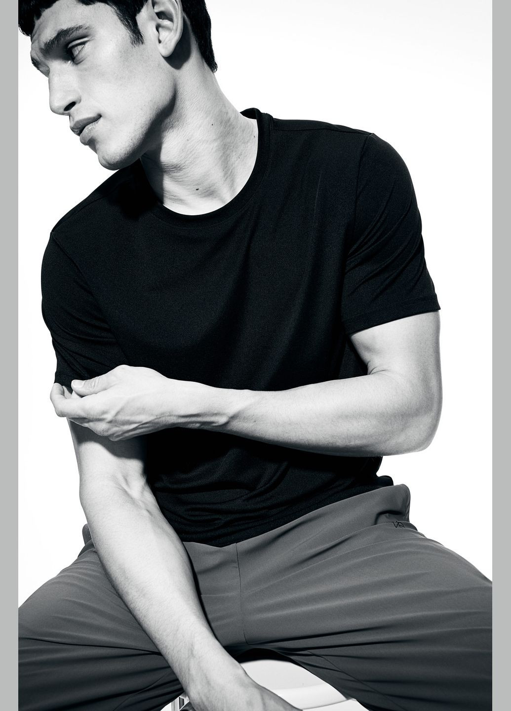 Чорна футболка спортивна H&M