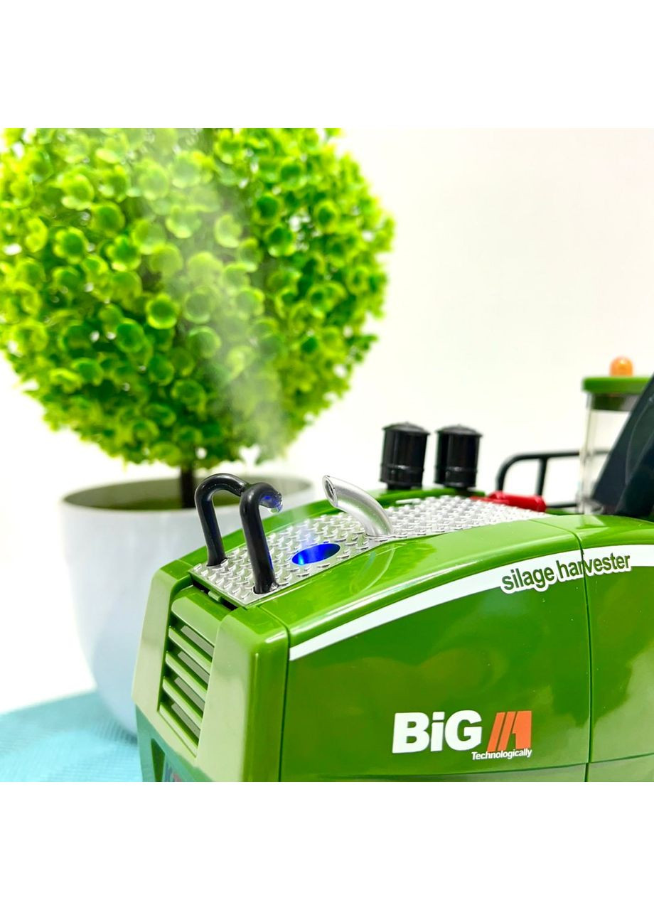 Комбайн на радиоуправлении подсветка звук аккумулятор 3.7V, пульт 2.4GHz резиновые колеса парогенератор 1:24 (6605) No Brand (365807446)