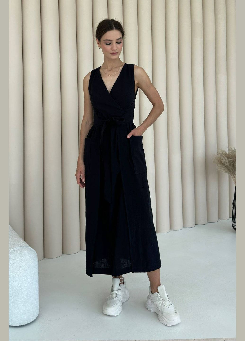 Чорна повсякденний сукня Nenka однотонна