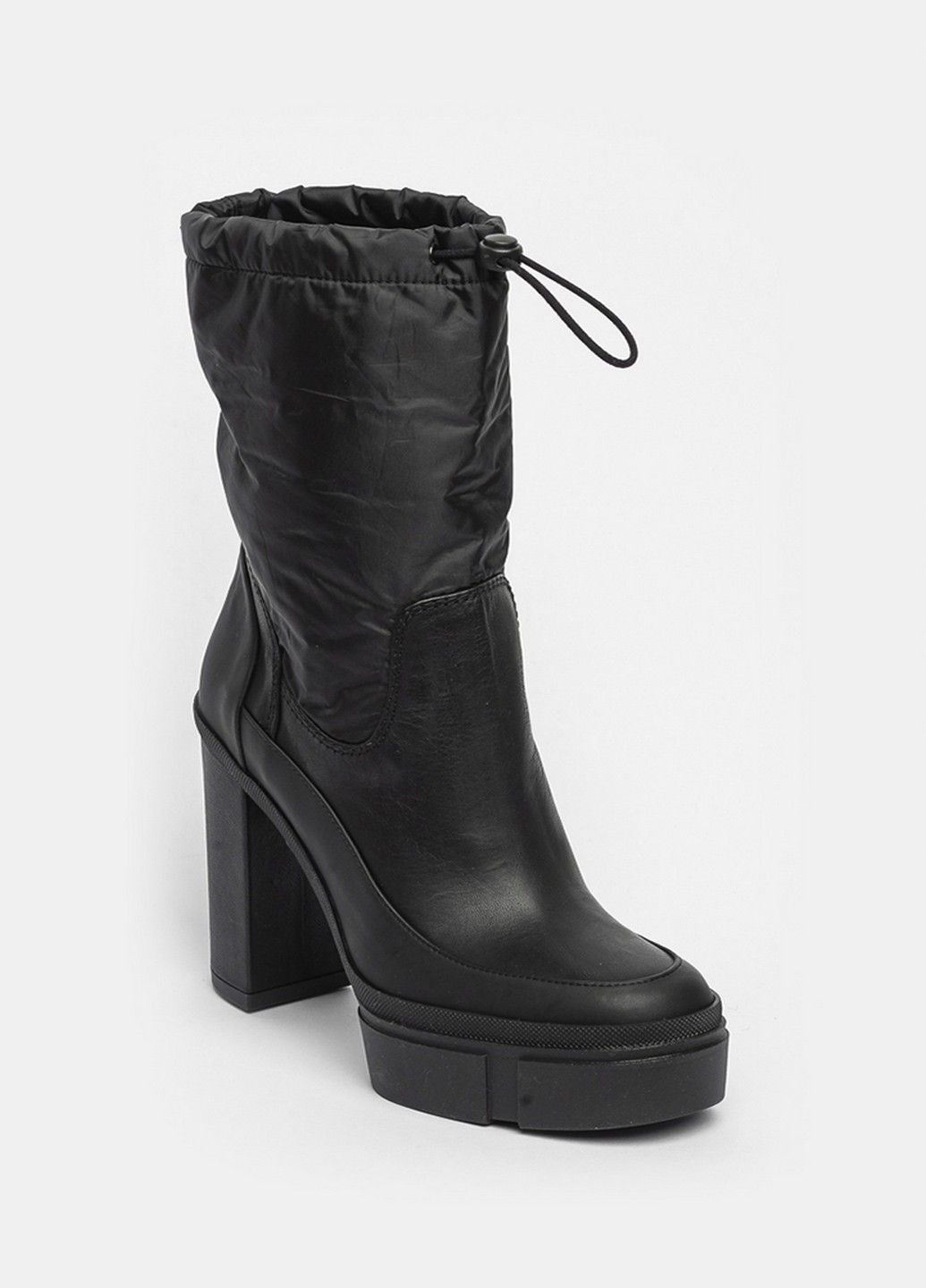 Черные демисезонная ботильоны Vic Matie