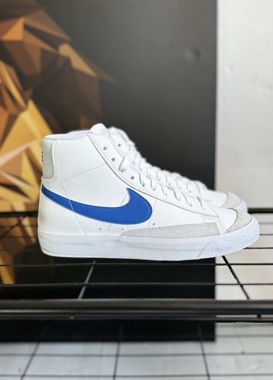 Белые всесезонные кроссовки Nike Blazer Mid 77
