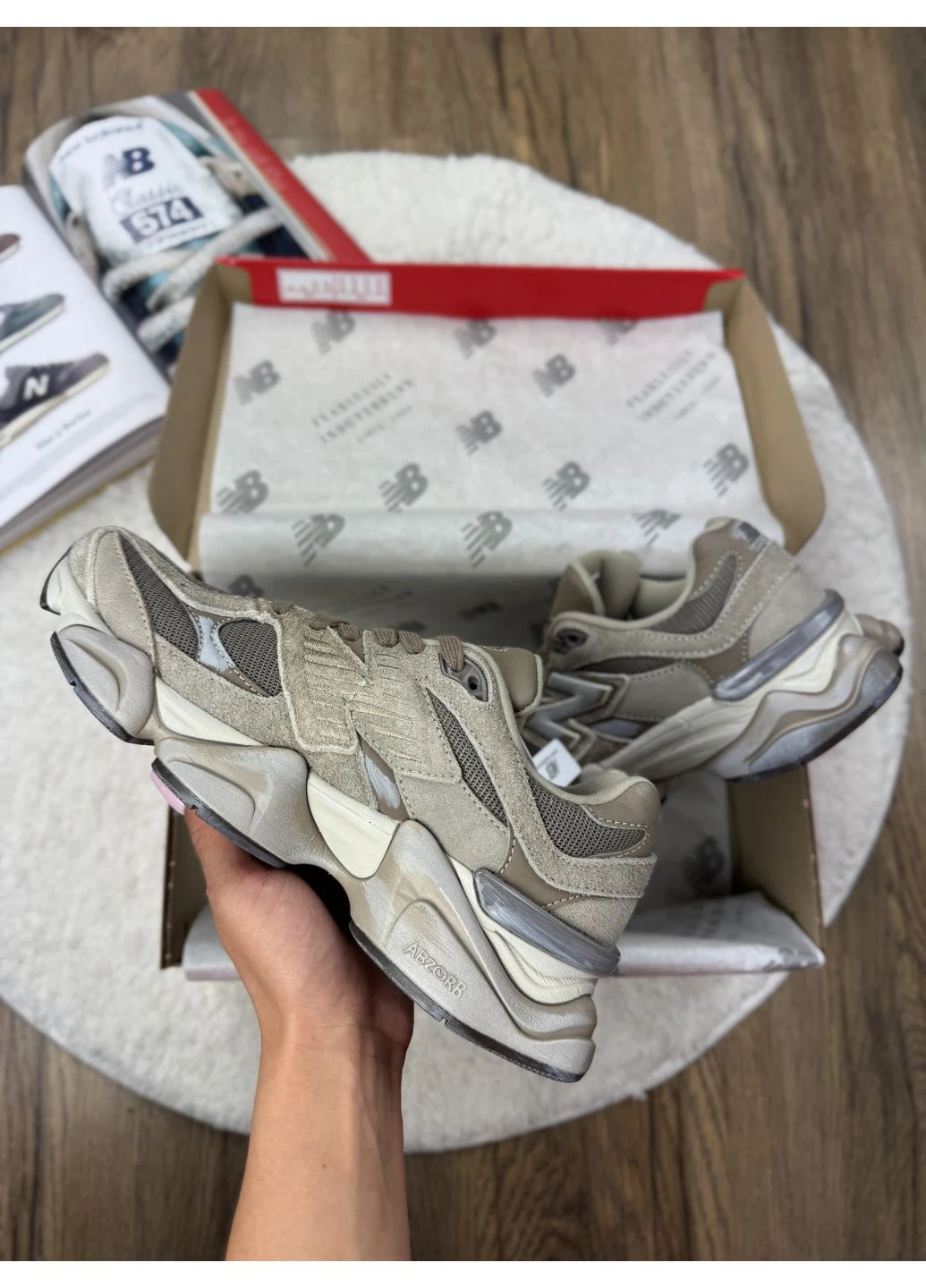 Бежевые демисезонные кроссовки мужские new balance 9060 beige brown нью беланс 9060 бежевые No Brand