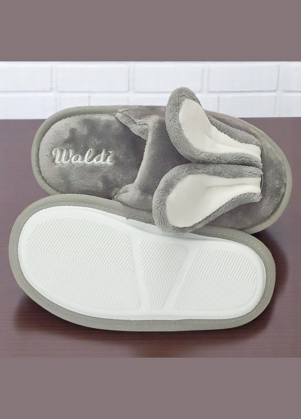 Кімнатні велюрові домашні тапочки капчики для дівчинки Waldi (332625425)