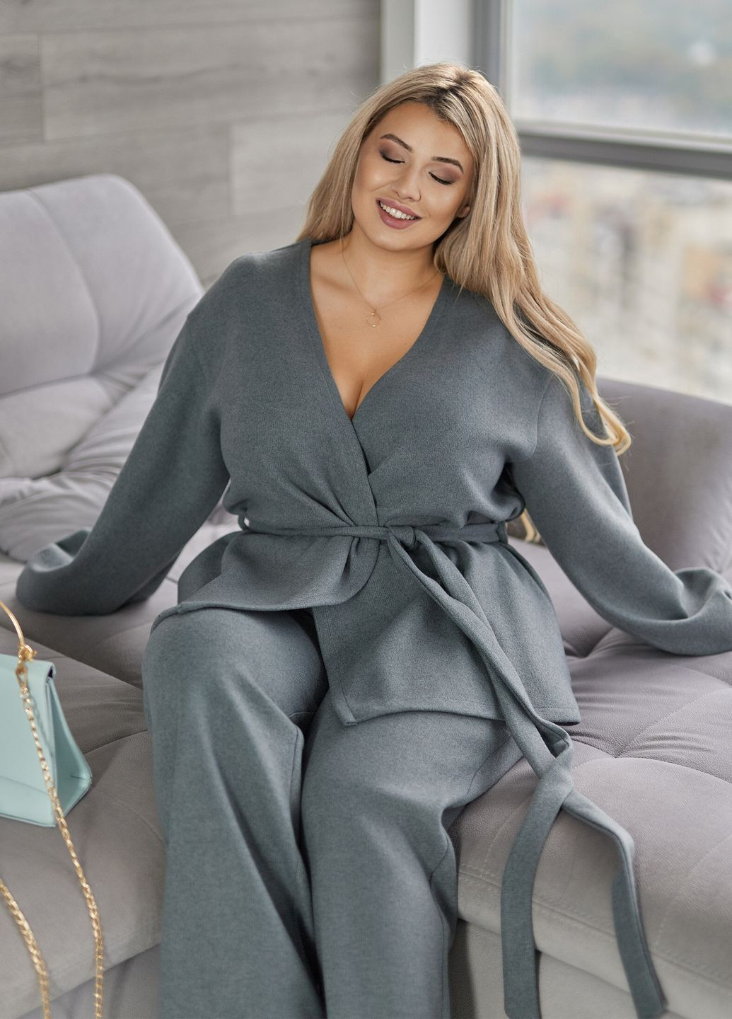 Костюм жіночий демісезонний оверсайз ангора-трикотаж з поясом (жакет + штани) No Brand (365701185)