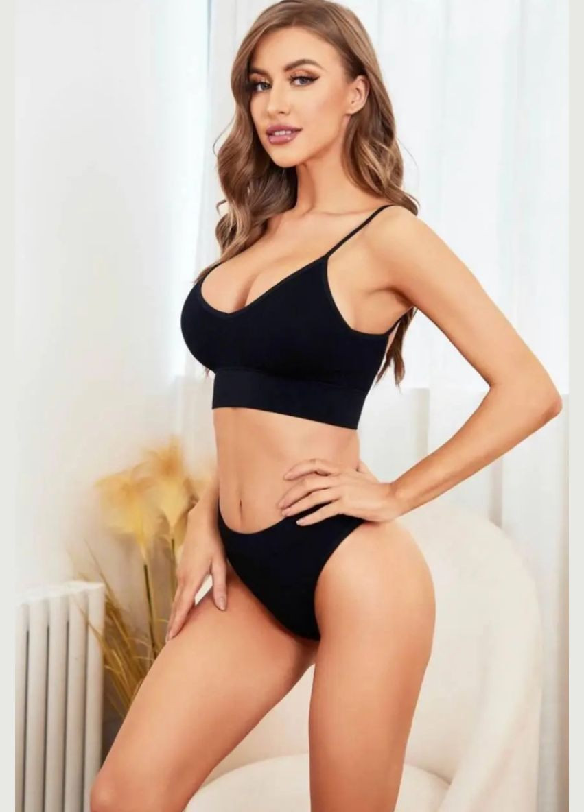 Чорний демісезонний комплект жіночий топ і трусики стрінги чорні No Brand Топ і трусики комплект