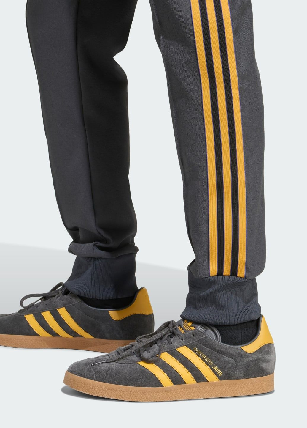 Черные спортивные демисезонные брюки adidas