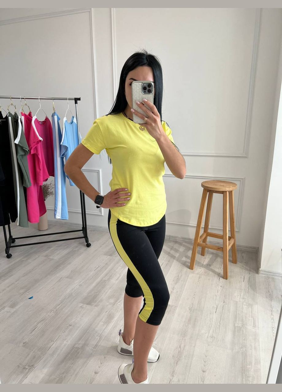 Женский спортивный костюм - капри и футболка Україна (331022691)