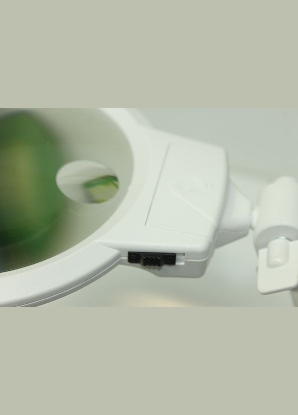 Лупа настільна біла з розміткою та підсвічуванням 120мм FROM FACTORY LUK (335395824)