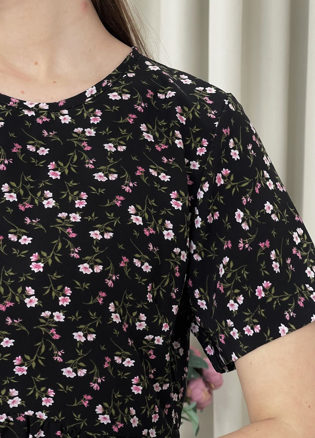 Чорна коктейльна, пляжна, повсякденний, кежуал, вечірня літня сукня з рюшами в квіточку чорна 700001301 кльош Merlini з квітковим принтом