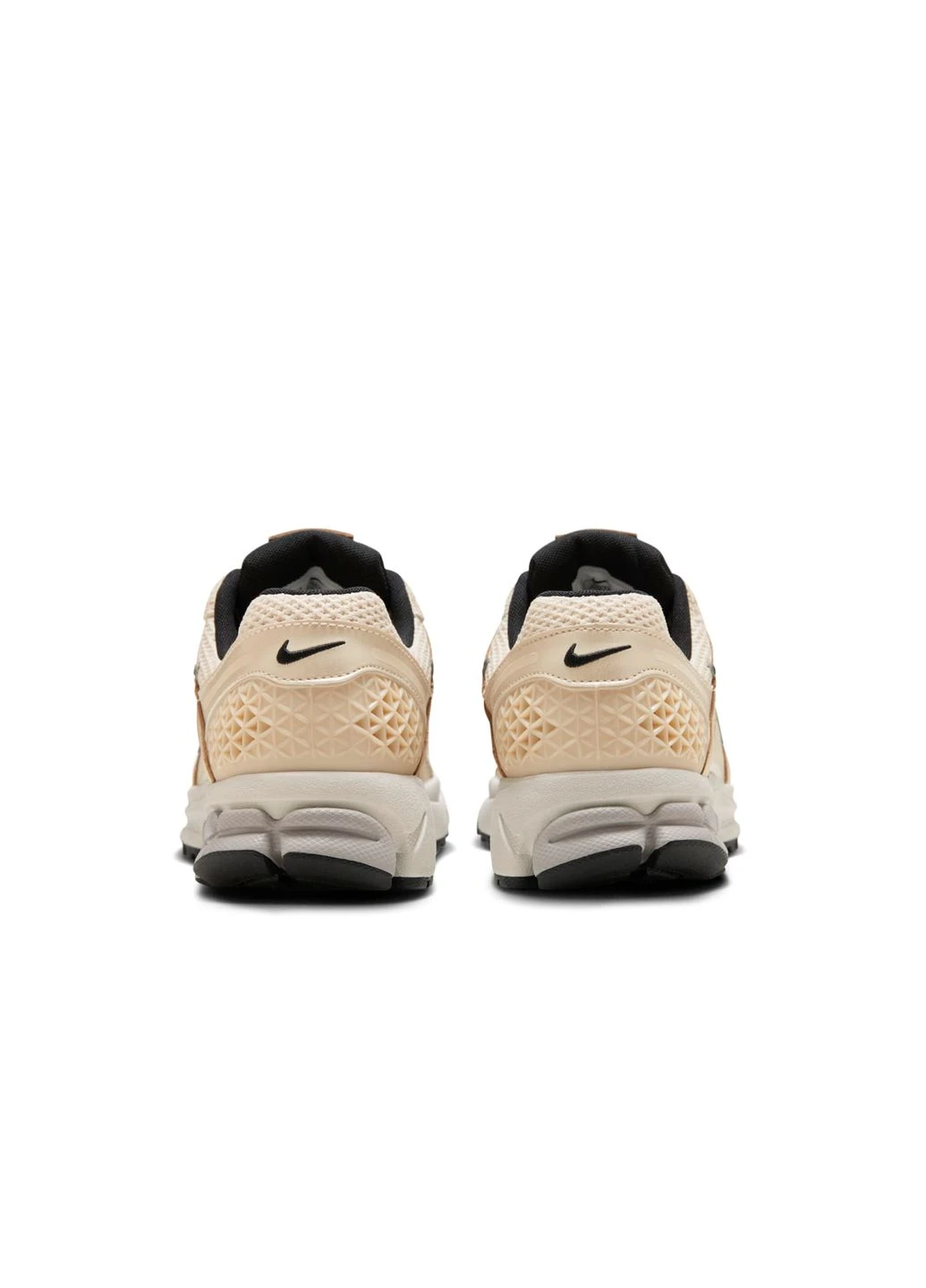 Кроссовки Air Zoom Vomero 5 Beige FN6742-200 Nike бежевые демисезоны (398078046)