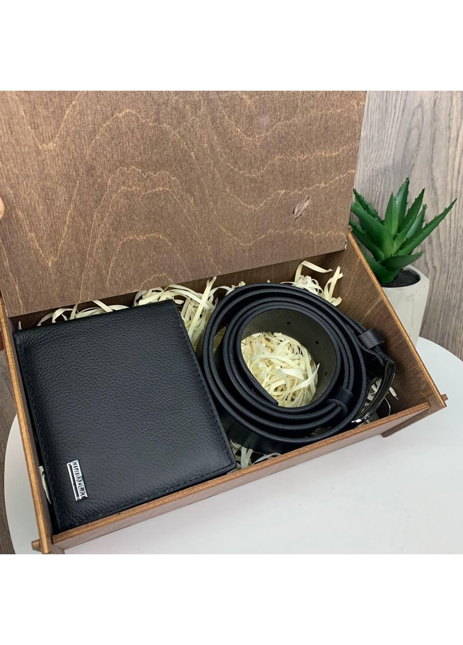 Чоловічий подарунковий набір шкіряний гаманець портмоне і пояс ремінь в чорний коробці. No Brand (351536568)