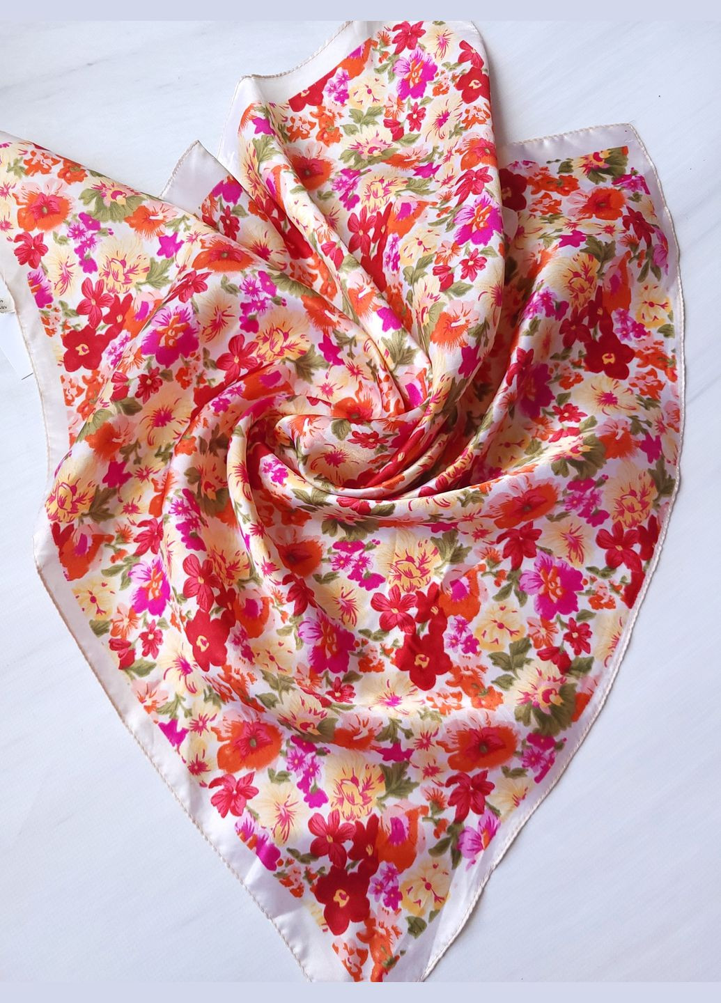 Платок шаль женский весна-осень в цветочный принт 60х59 см No Brand (290704789)