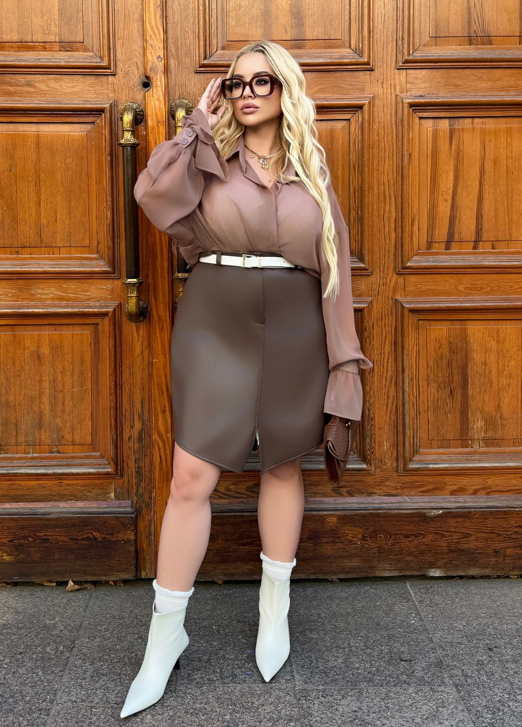 Коричневая повседневная, офисная, кэжуал однотонная кожаная юбка длиной по колено с карманами No Brand карандаш