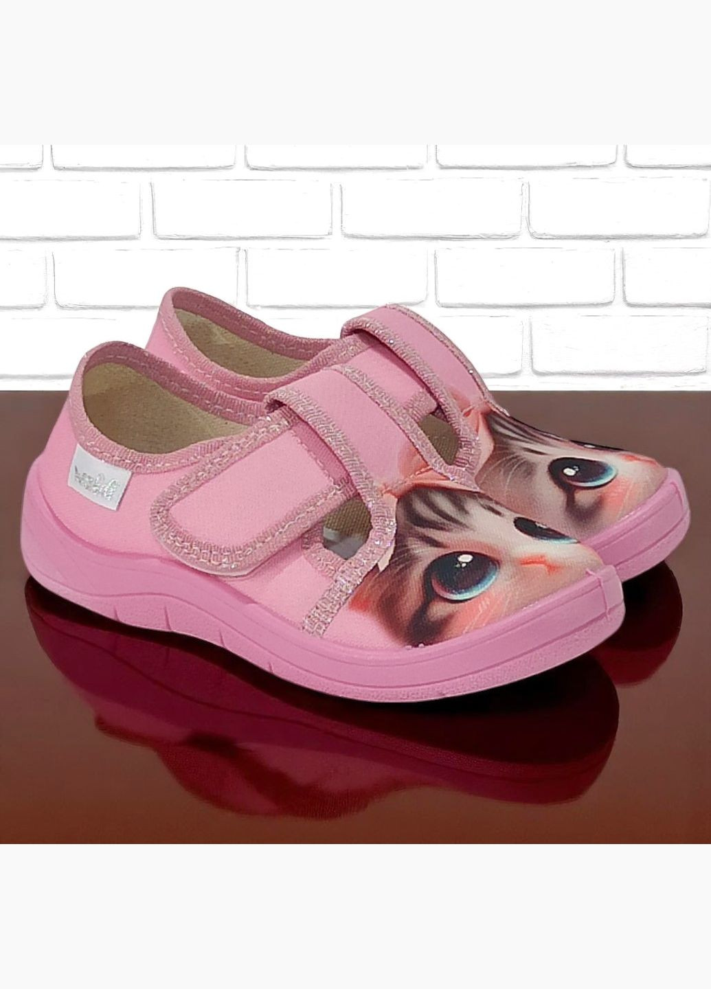 Розовые ортопедические закрытые тапочки для девочки в садик сменка на липучке валди Waldi