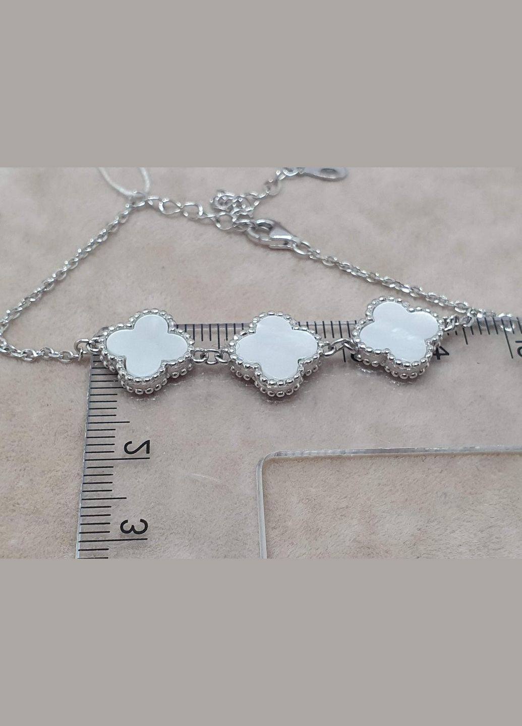 Серебряный браслет Клевер с перламутром. 550058Б Top Silver (316650947)