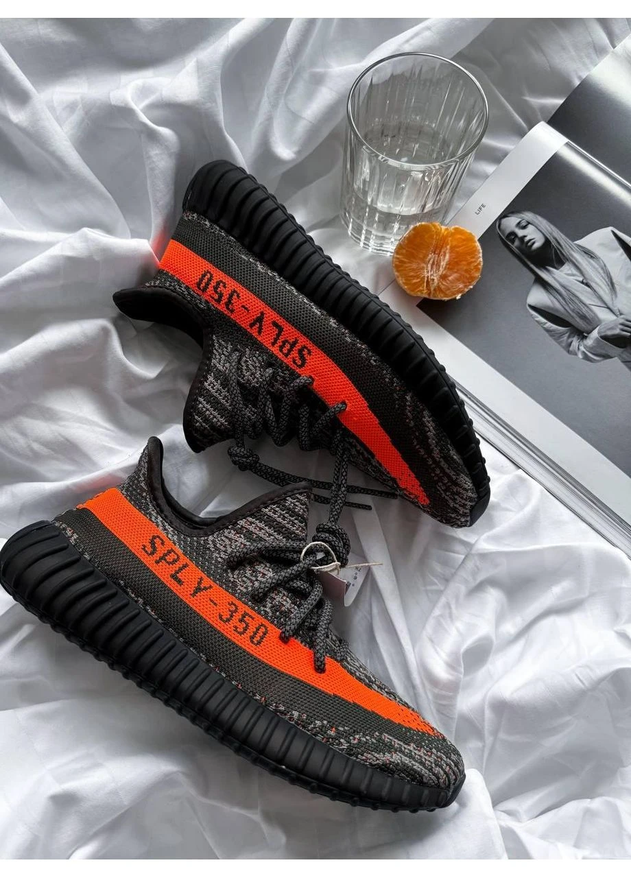 Цветные демисезонные кроссовки мужские adidas yeezy boost 350 v2 carbone beluga reflective адидас изи буст No Brand