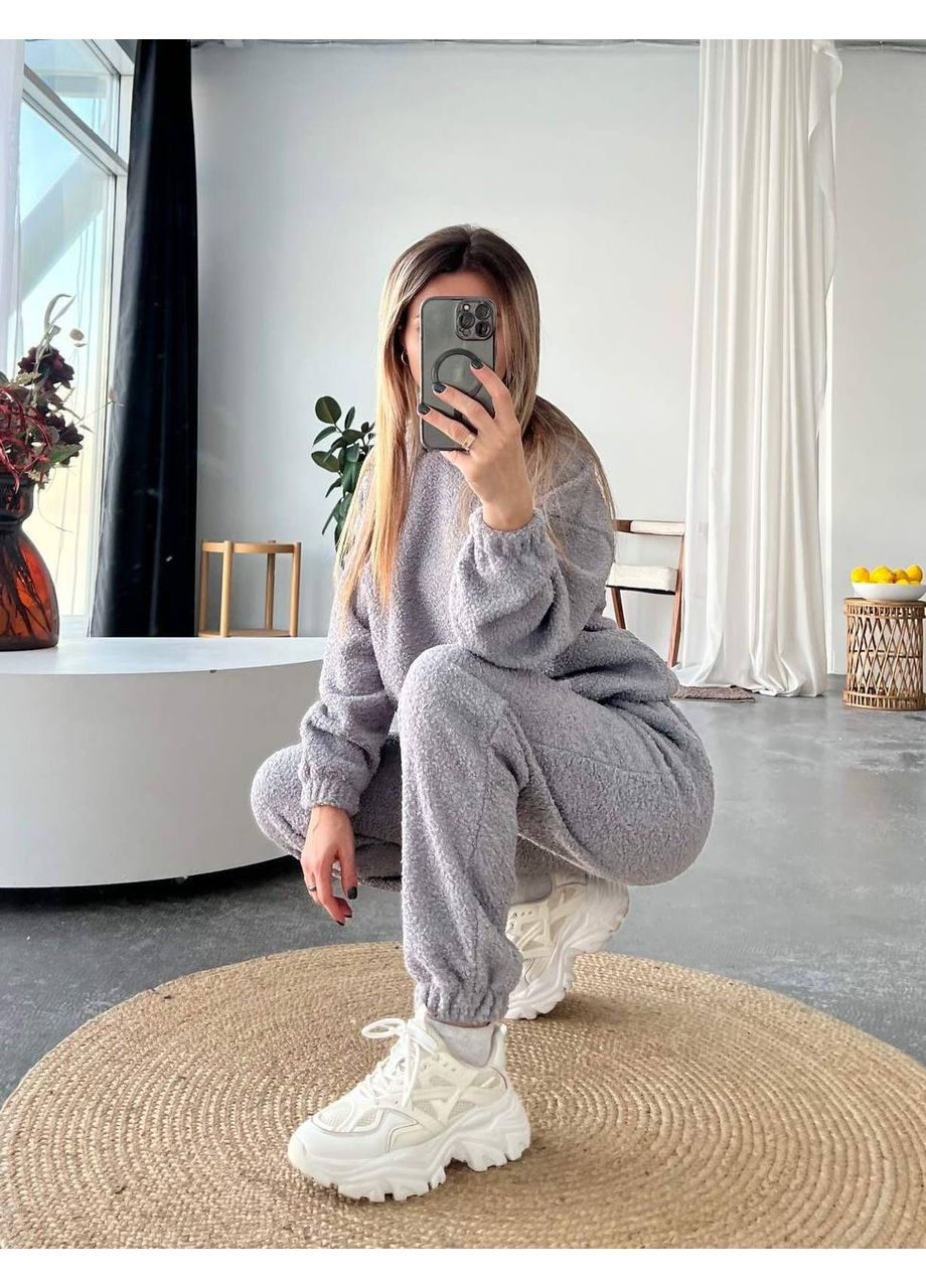 Стильний жіночий костюм з капюшоном Україна (361129843)