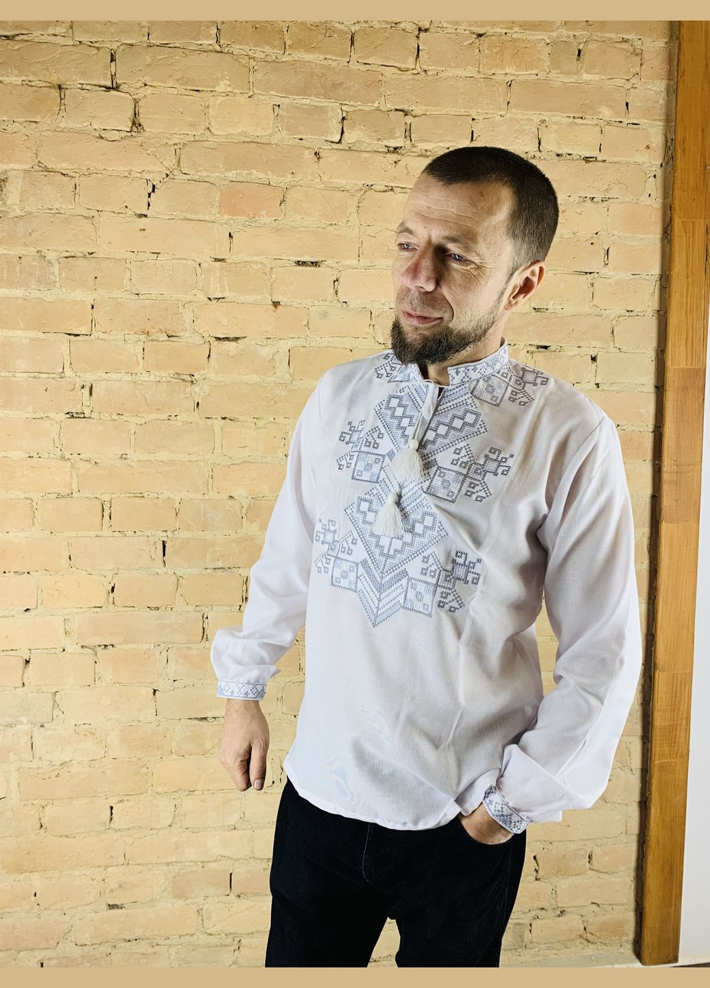 Белая мужская вышиванка дерево жизни серое НоКо свободная, прямой хлопок (303724279)