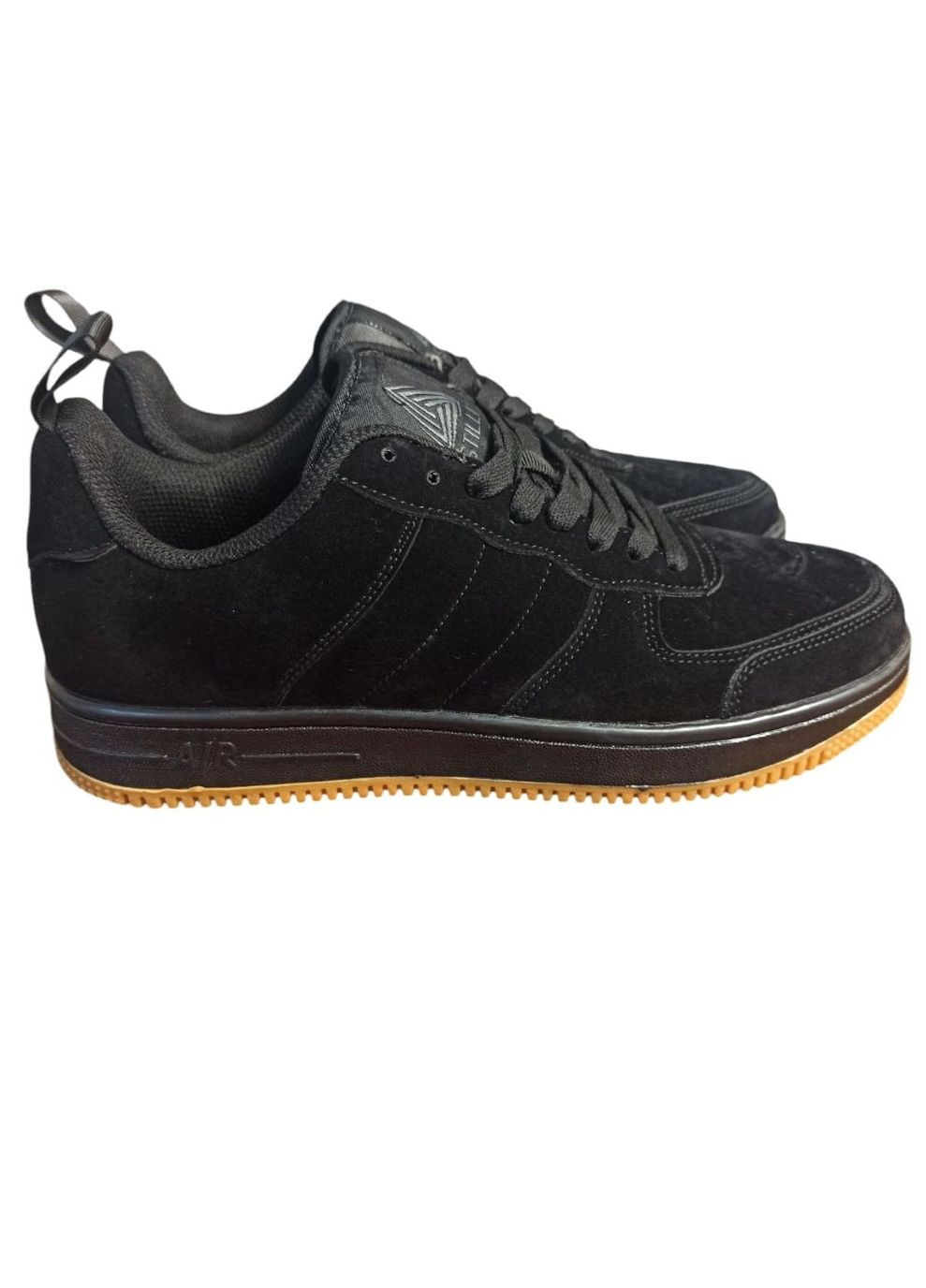 Чорні кросівки Stilli