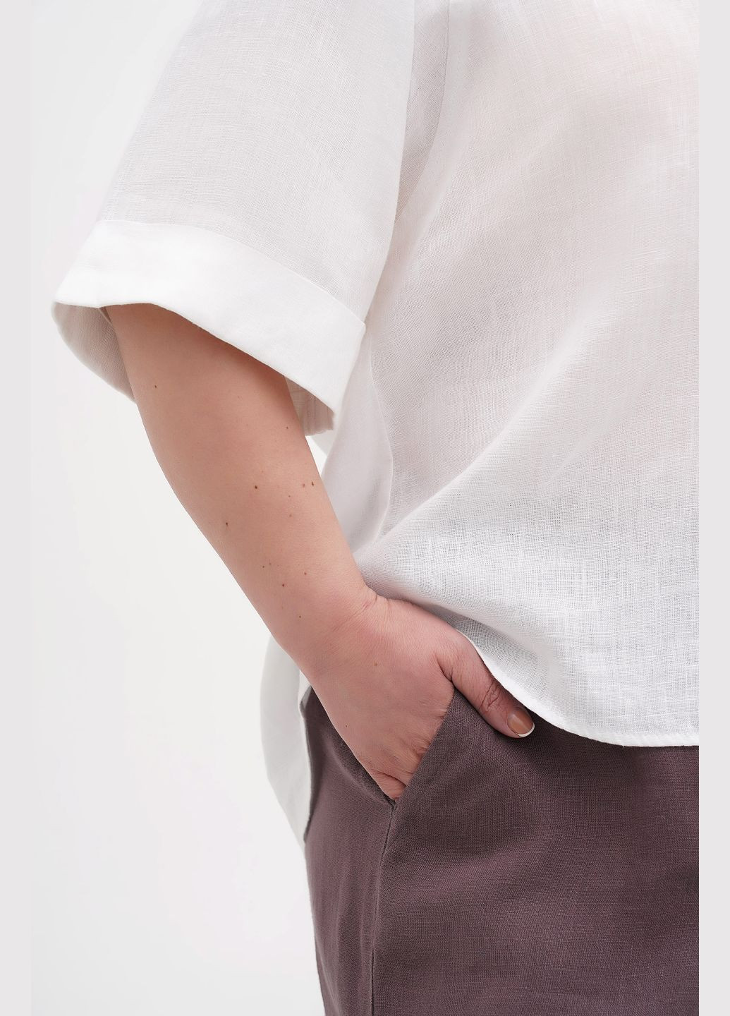 Белая женская свободная оверсайз блуза футболка бохо из тонкого льна хильда, большие размеры. красный, р.56, код 9439/56/1179 ГАЛЕРЕЯ ЛЬОНУ