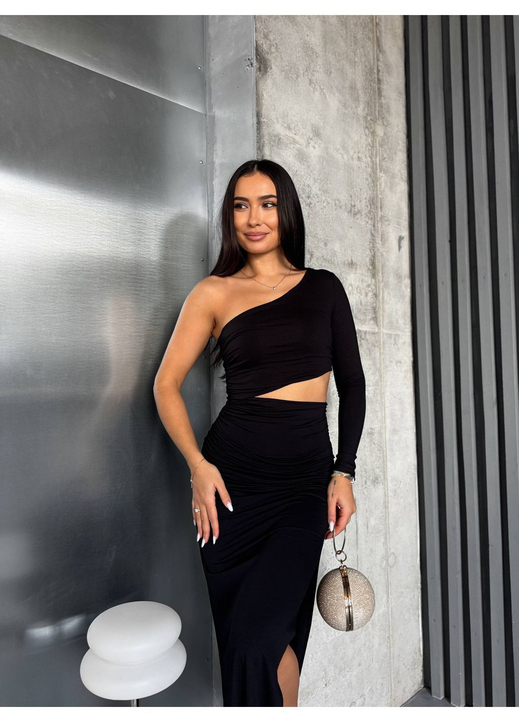 Чорна святковий, вечірня елегантна облягаюча сукня на одне плече з розрізом Vakko однотонна