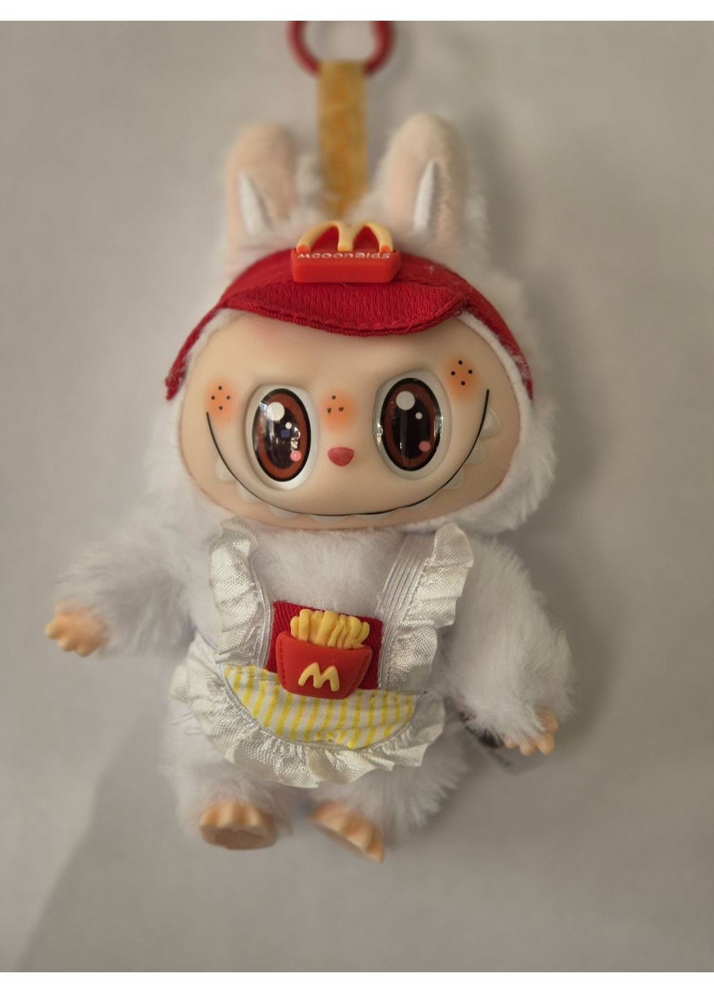 Игрушка фигурка-брелок LAND McDonald's Лабубу Макдональдс лимитовая серия 17см, цвет - белый No Brand (357347671)