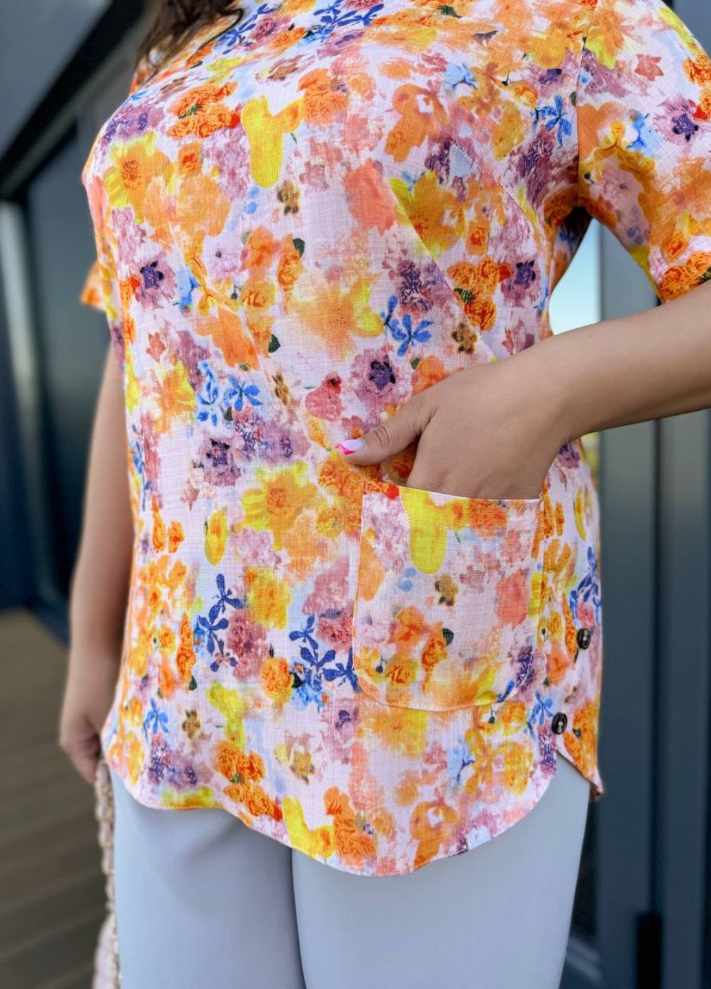 Комбінована блуза з квітковим принтом та накладною кишенею No Brand