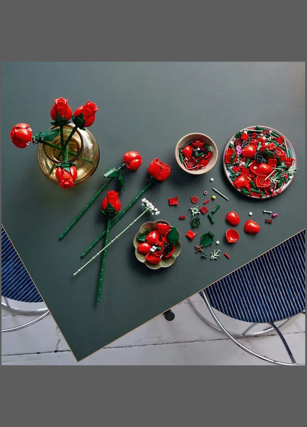 Конструктор Botanicals Букет роз, 822 деталей, в стиле Lego-лого No Brand (340672733)