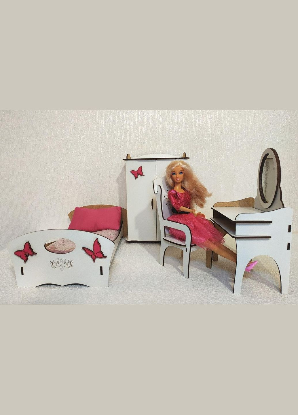 Іграшка Ліжко велика 1 для ляльок Барбі, Братц, Монстер Хай No Brand (301648720)