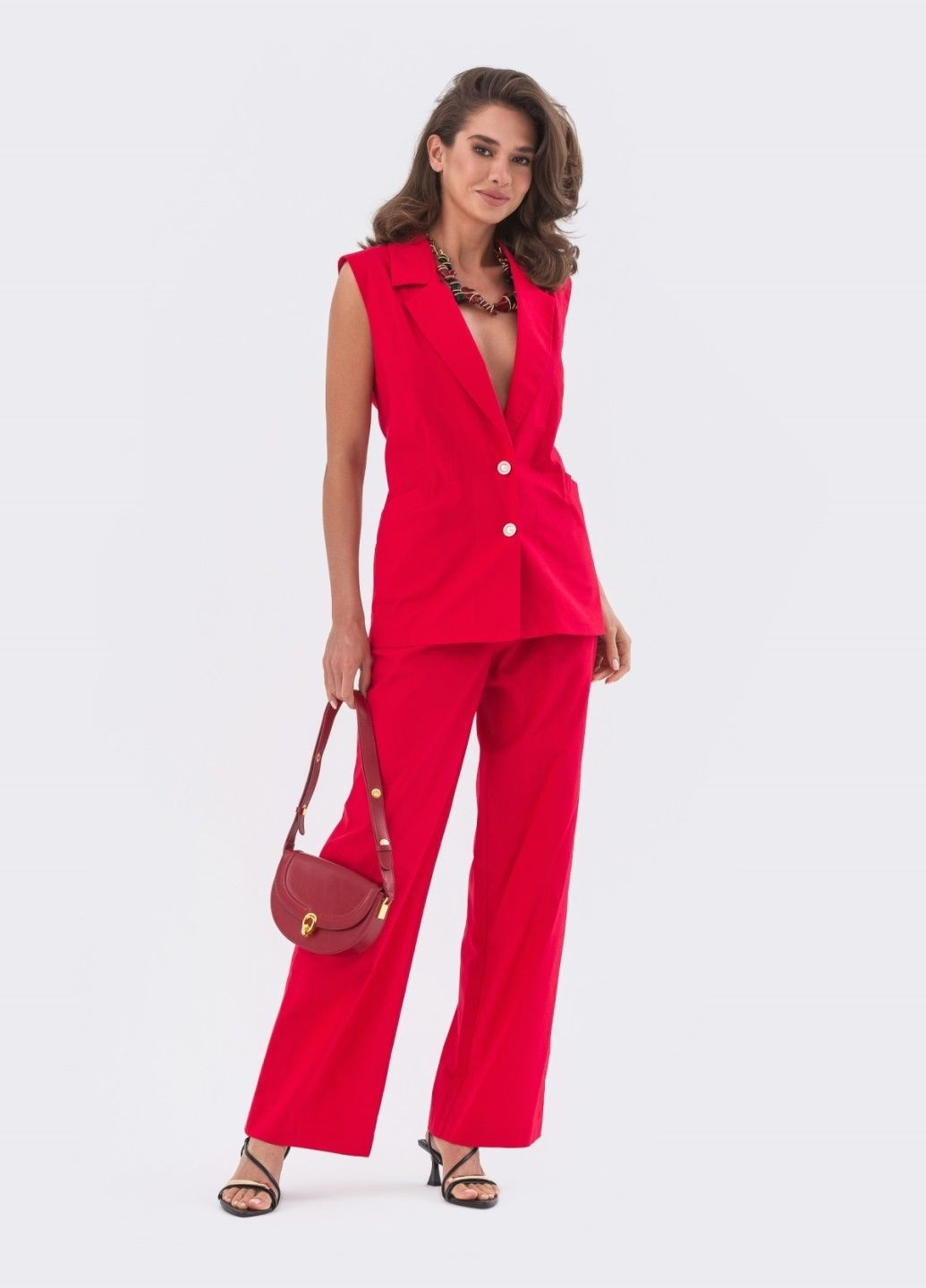 брючный костюм красного цвета с жилетом Dressa (293486242)