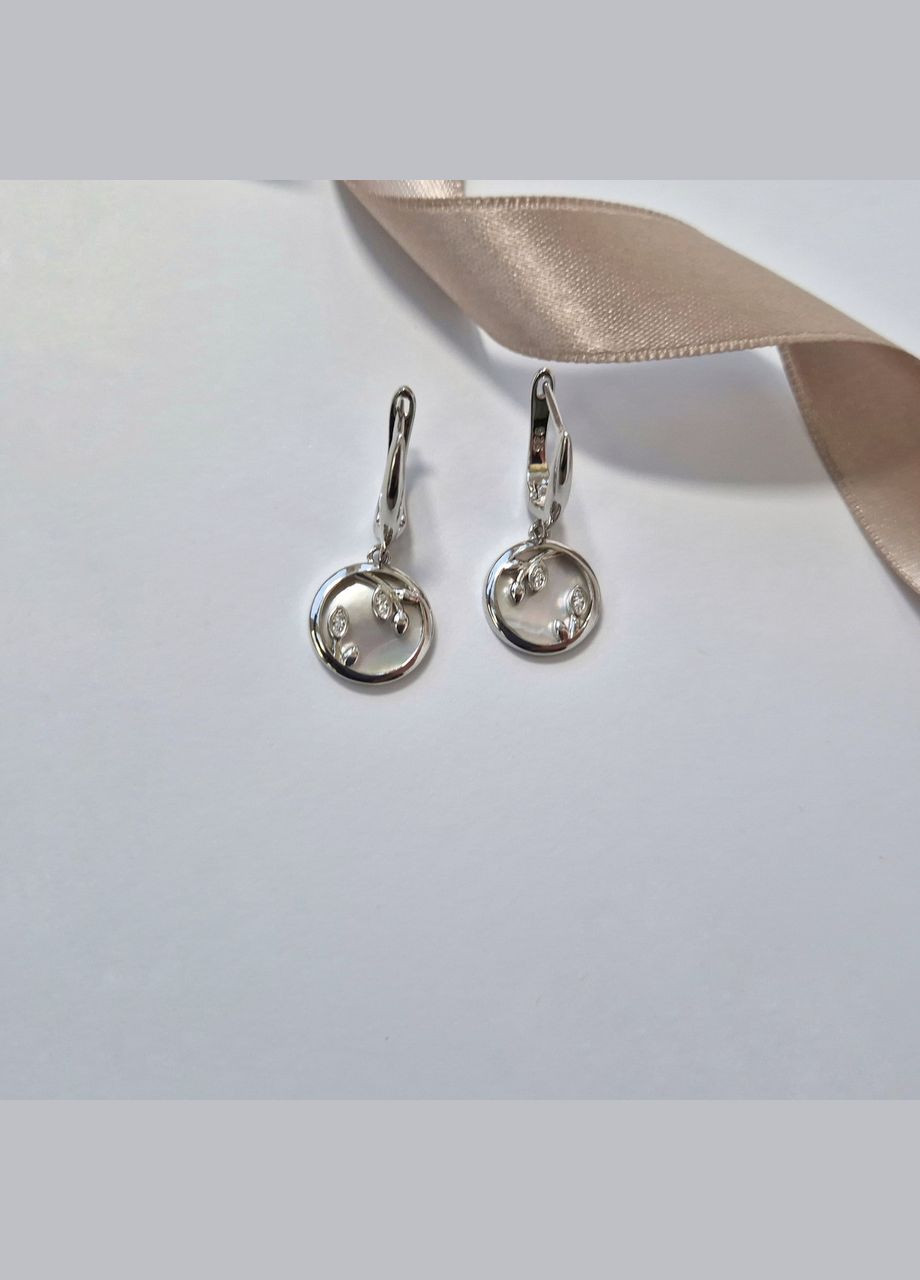 Серебряные серьги с подвеской Круг с Перламутром серебро 925 пробы Родированное 6550р 3.57г No Brand (331148482)