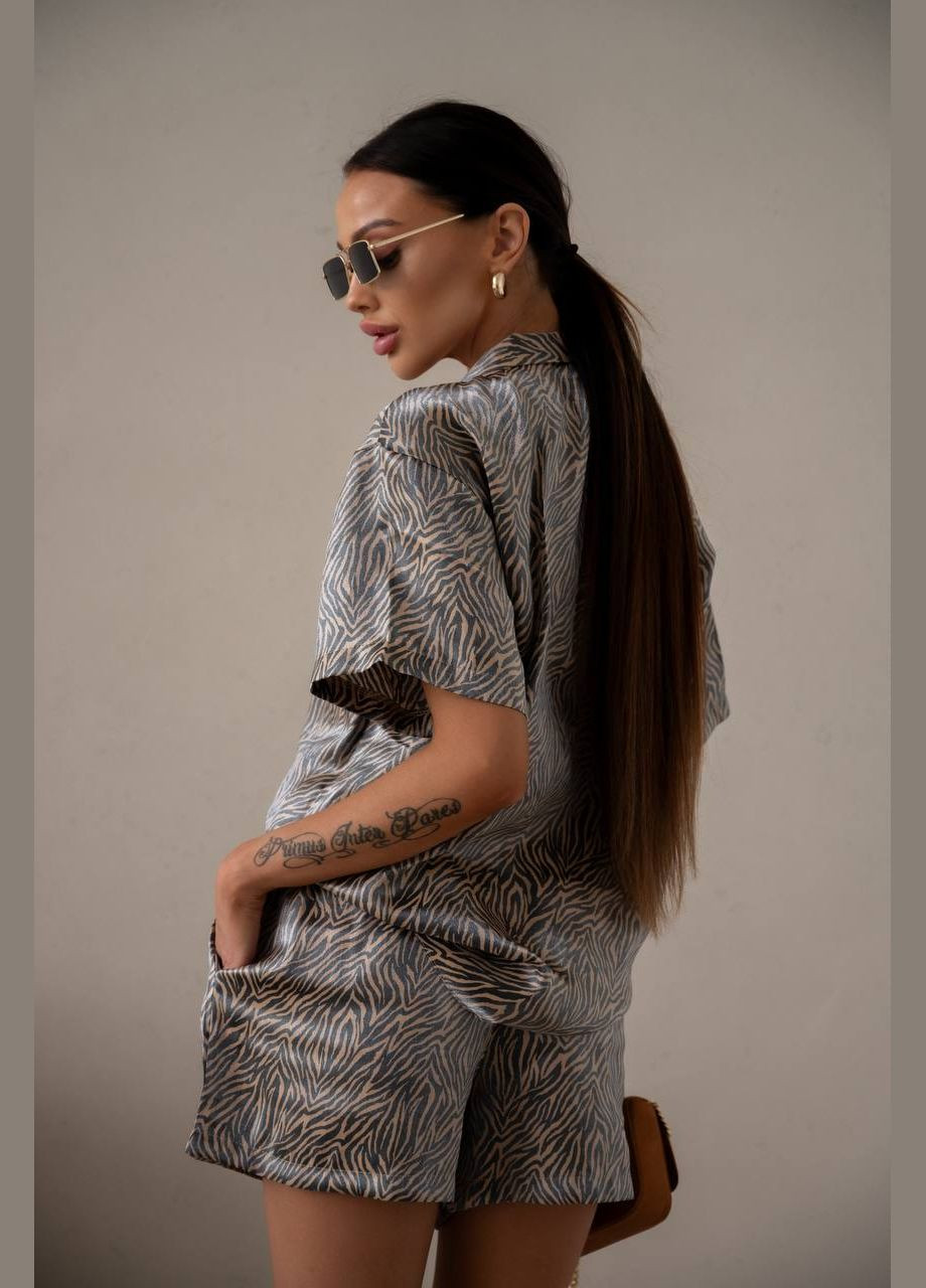 Красивий трендовий костюм зі штапеля з напиленням у розмірі 42-46, літній костюм 2-ка в принт мокко "зебра" (шорти+сорочка) No Brand 241-2 (295349265)