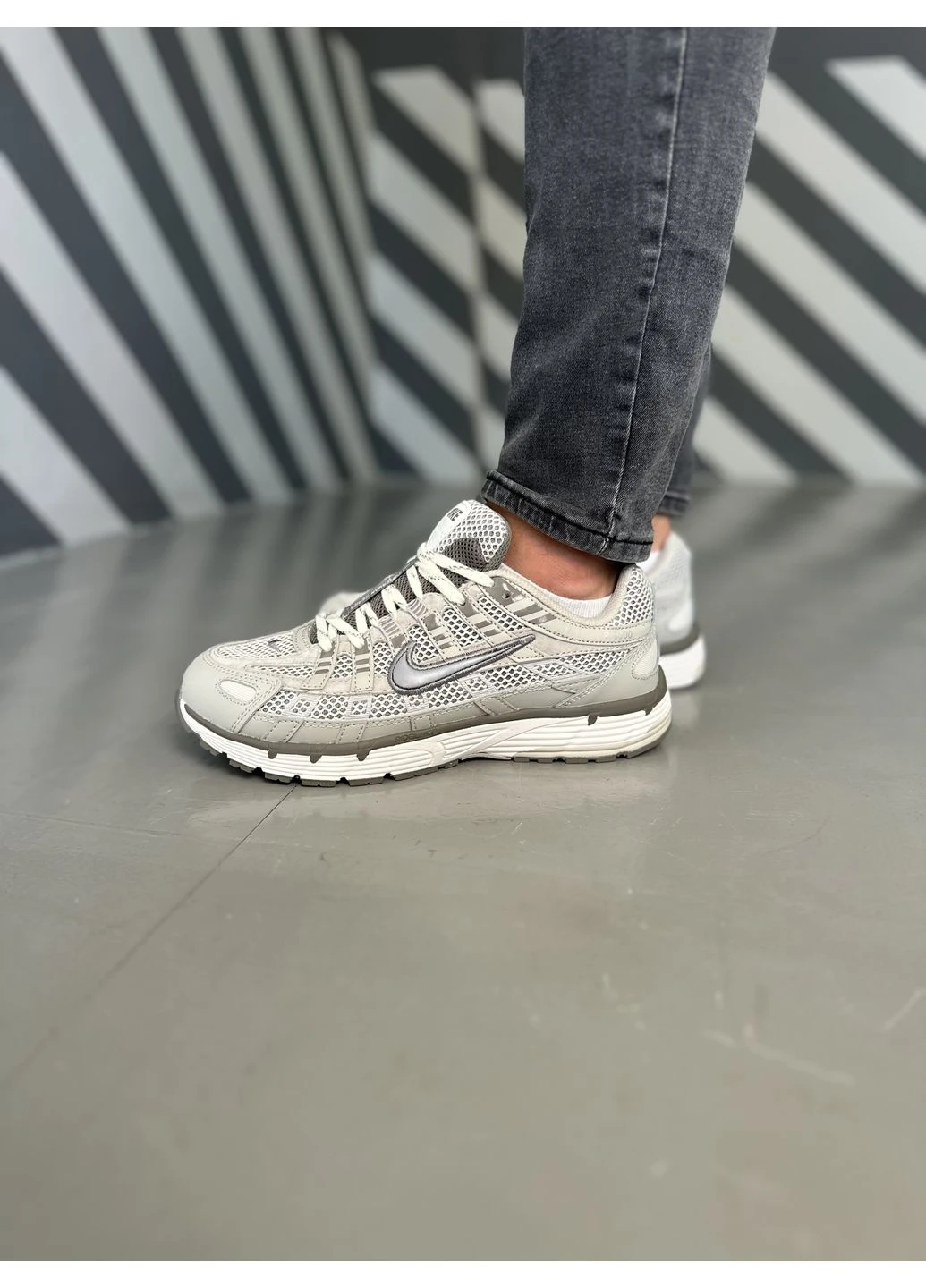 Сірі кросівки чоловічі nike p-6000 grey white найк п-6000 демісезон No Brand